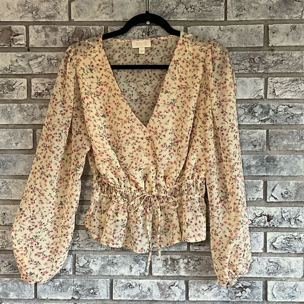 🌸 London Rose Floral Peplum Blouse - Size Large